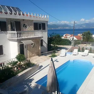 https://apartments-jobst-trogir.splithotels.org